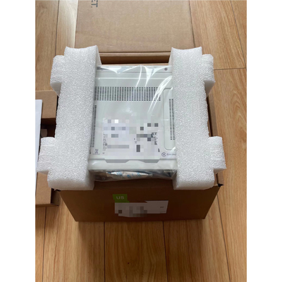 FG-81F 8 x GE RJ45 Ports 2 x RJ45/SFP geteilte Medien WAN Ports 128 GB SSD Kompaktes Design