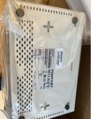 Fortinet FG-30E Wired Firewall 900 Tausend gleichzeitige Sitzungen für robuste Sicherheit